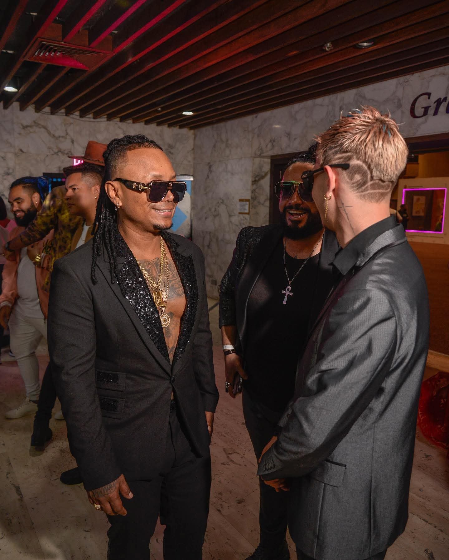 Danilion junto a Mr. Black el presidente de la champeta
